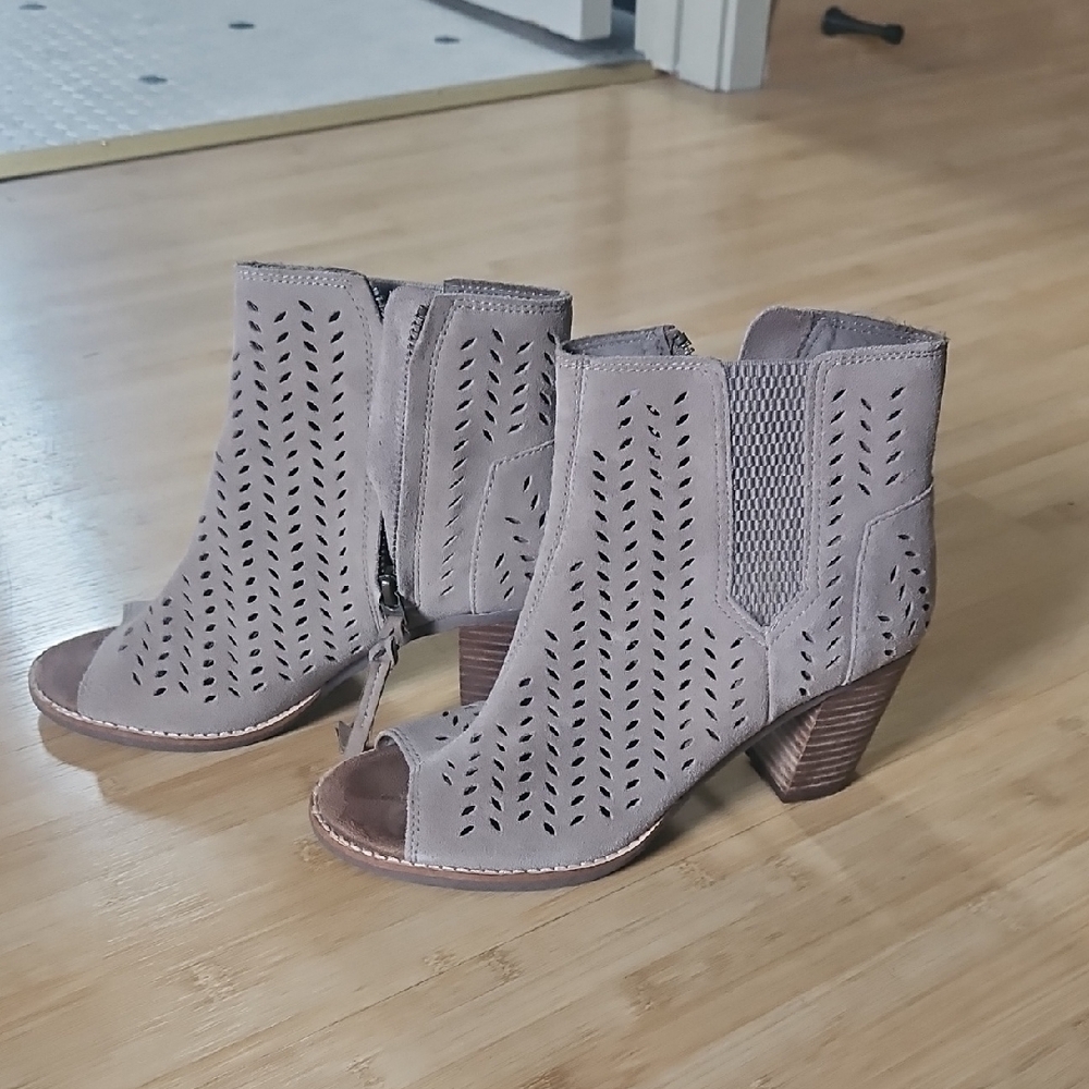 Toms Majorca Desert Taupe Ankle Peep Toe Booties